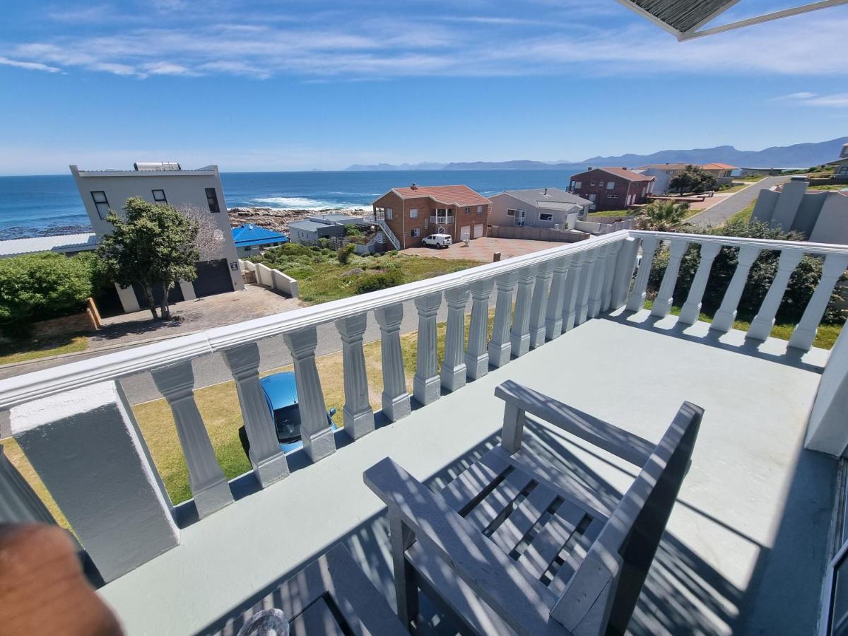 The Bay Lodge Gansbaai Exterior foto